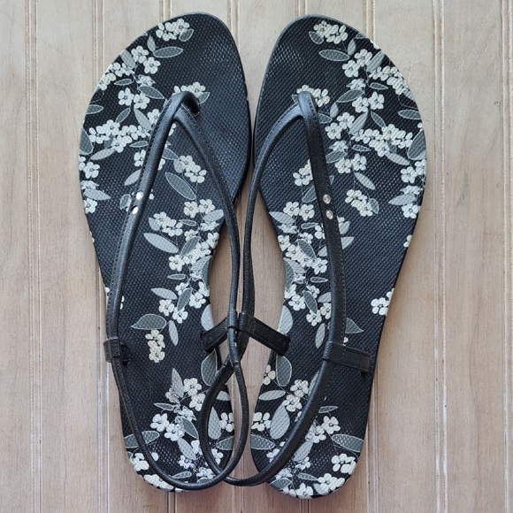 Grendene Old Navy Floral T-Strap Flat Washable Durable Slip On Comfy Sandals - Picture 1 of 10